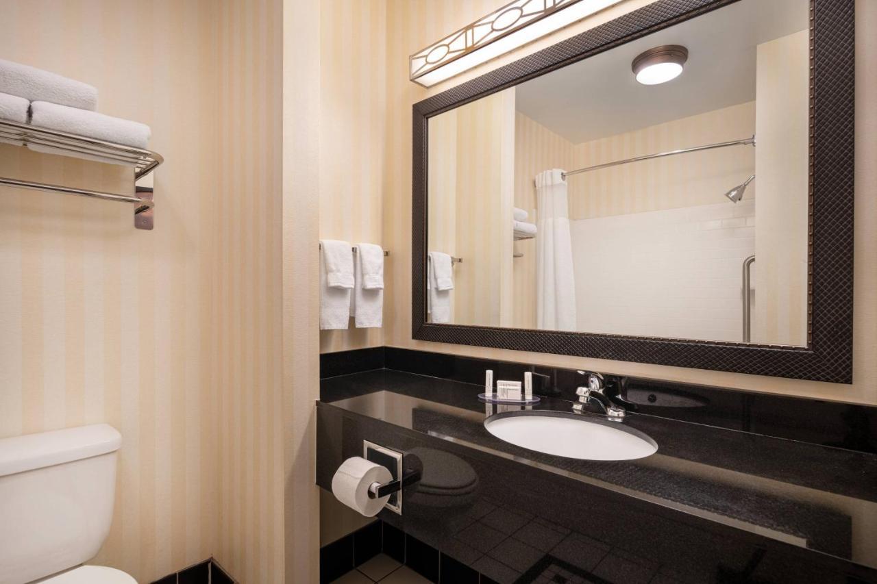 Fairfield Inn & Suites By Marriott Visalia Туларе Екстер'єр фото
